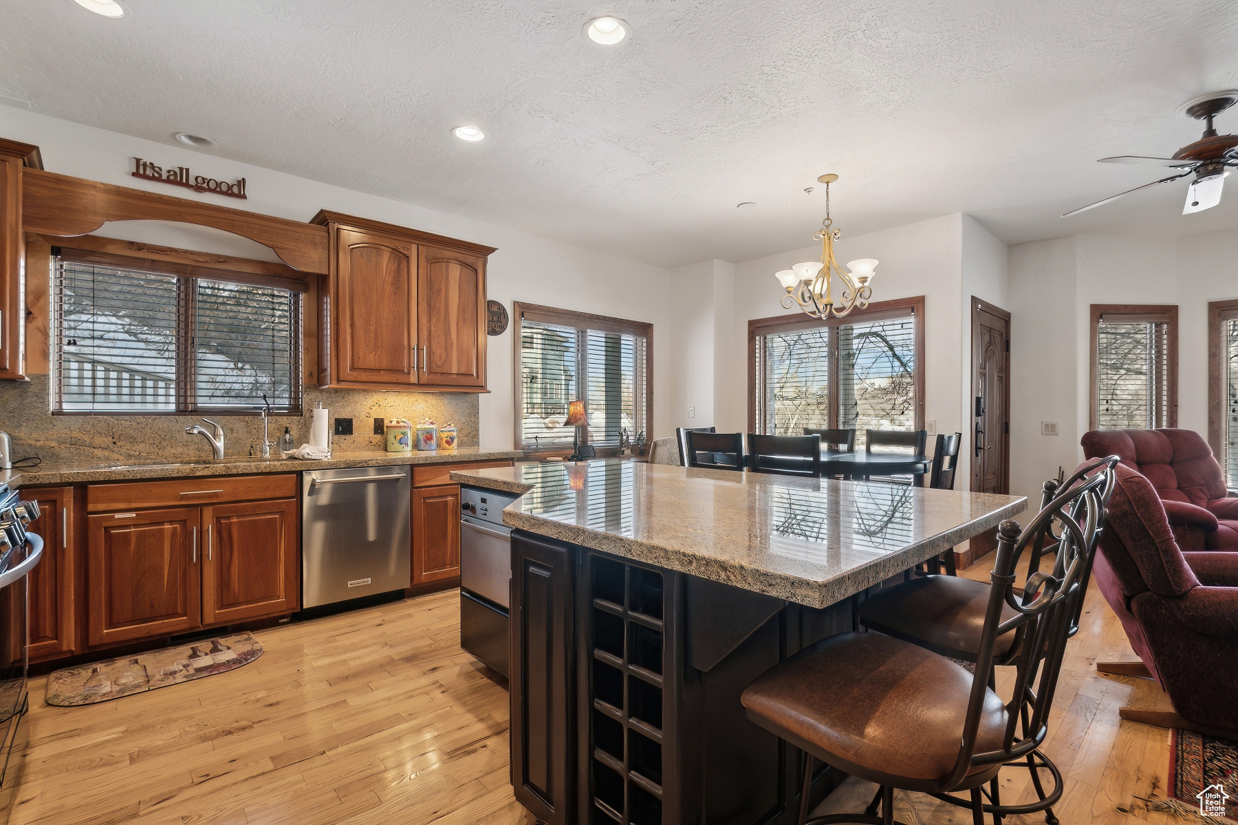 Park City, Utah 84060, United States, 3 Bedrooms Bedrooms, ,3 BathroomsBathrooms,Residential,Pending,18873