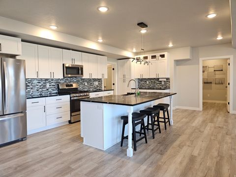 Tiny photo for 2422 S BLUE WATER LN, Saratoga Springs, UT 84045 (MLS # 2147190)