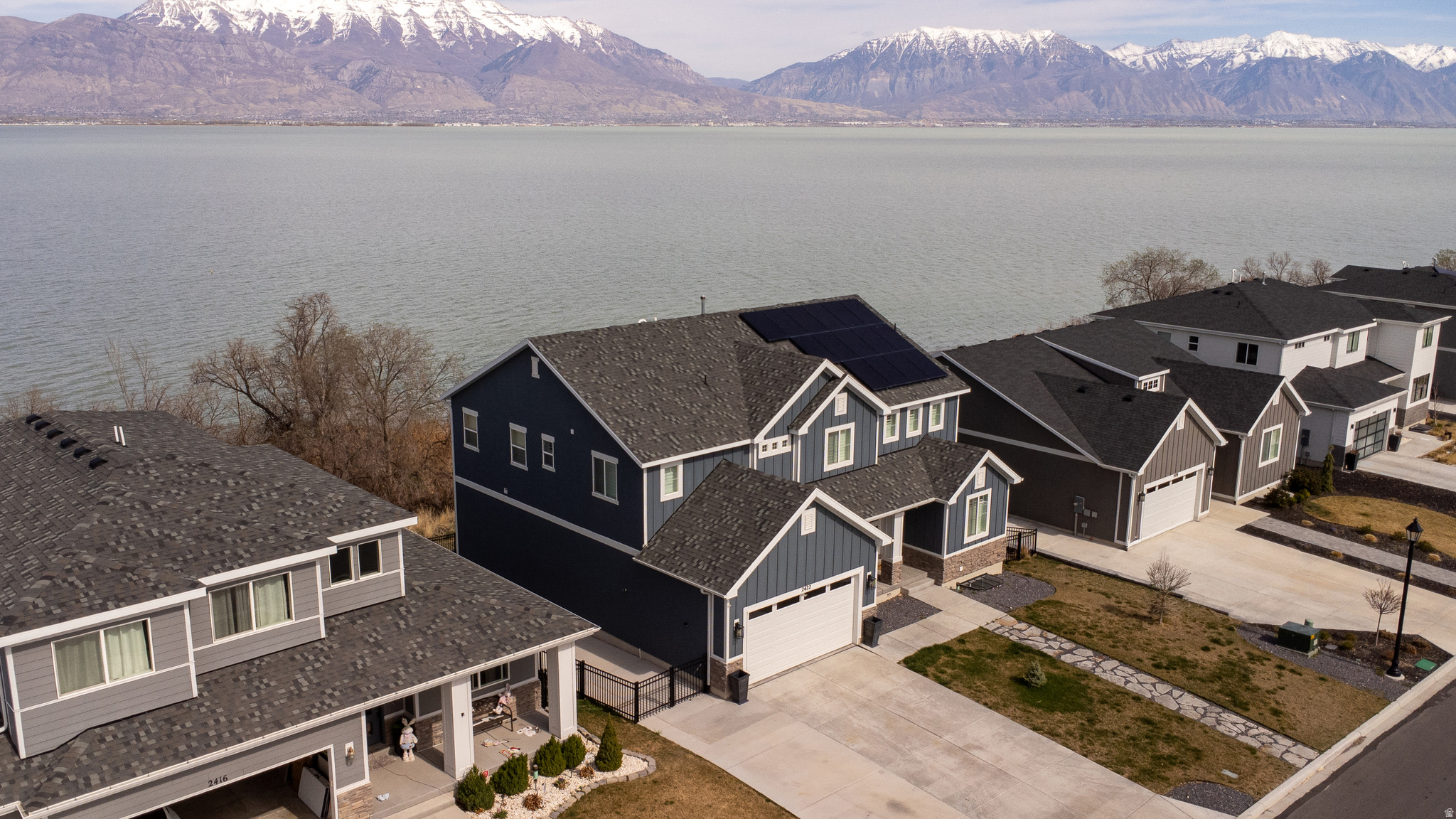 LAKESIDE - Residential