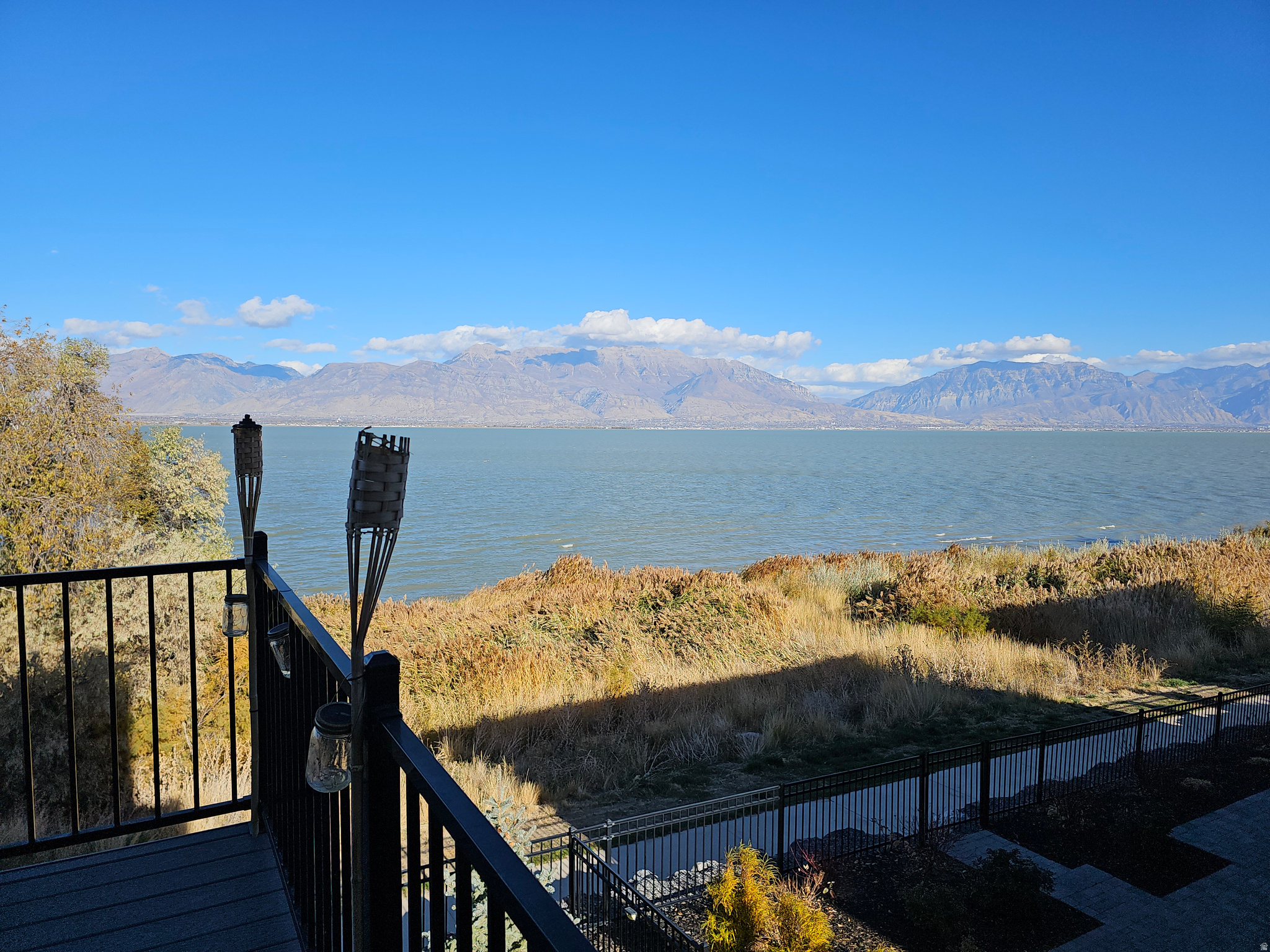 LAKESIDE - Residential