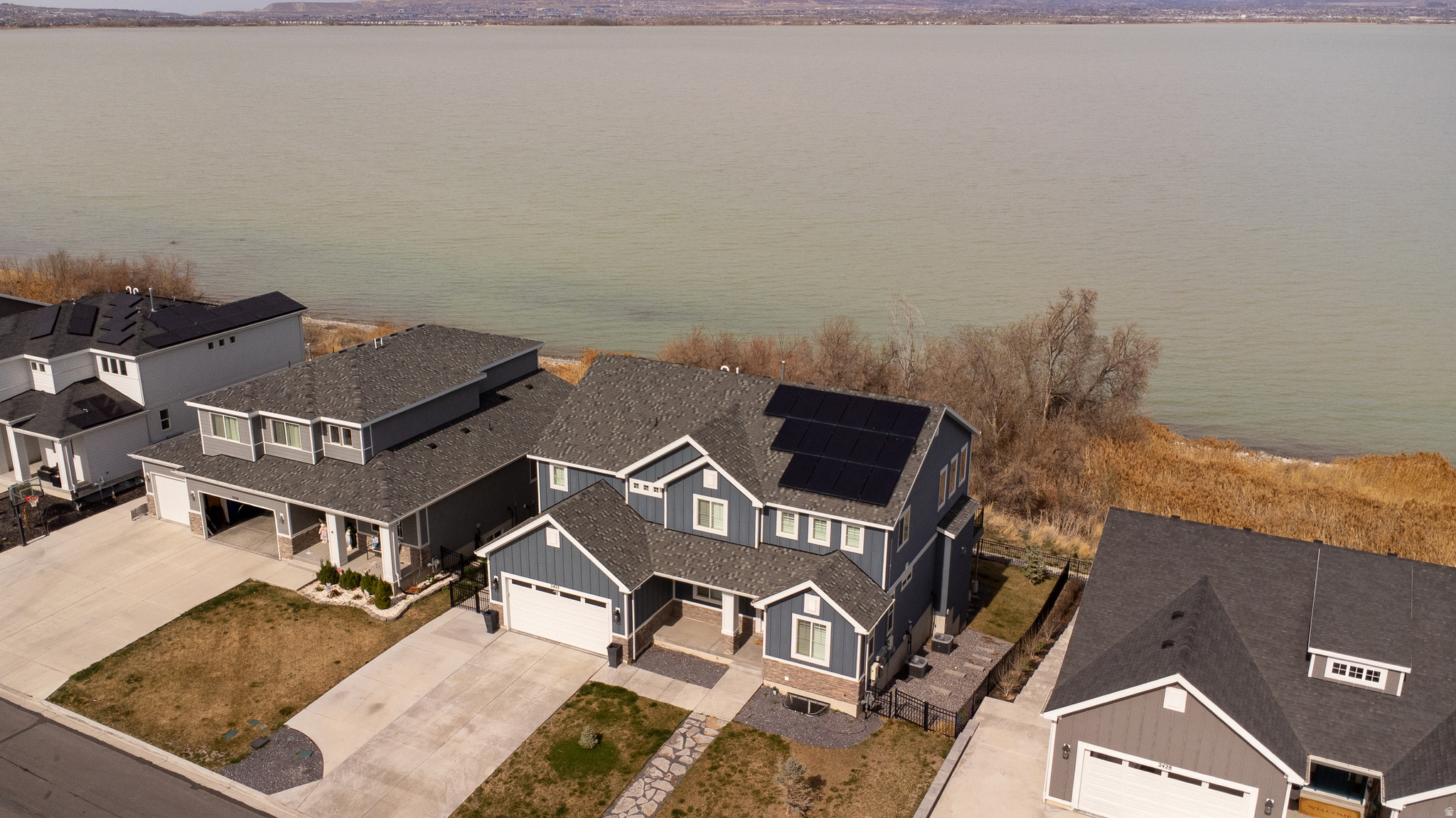 LAKESIDE - Residential