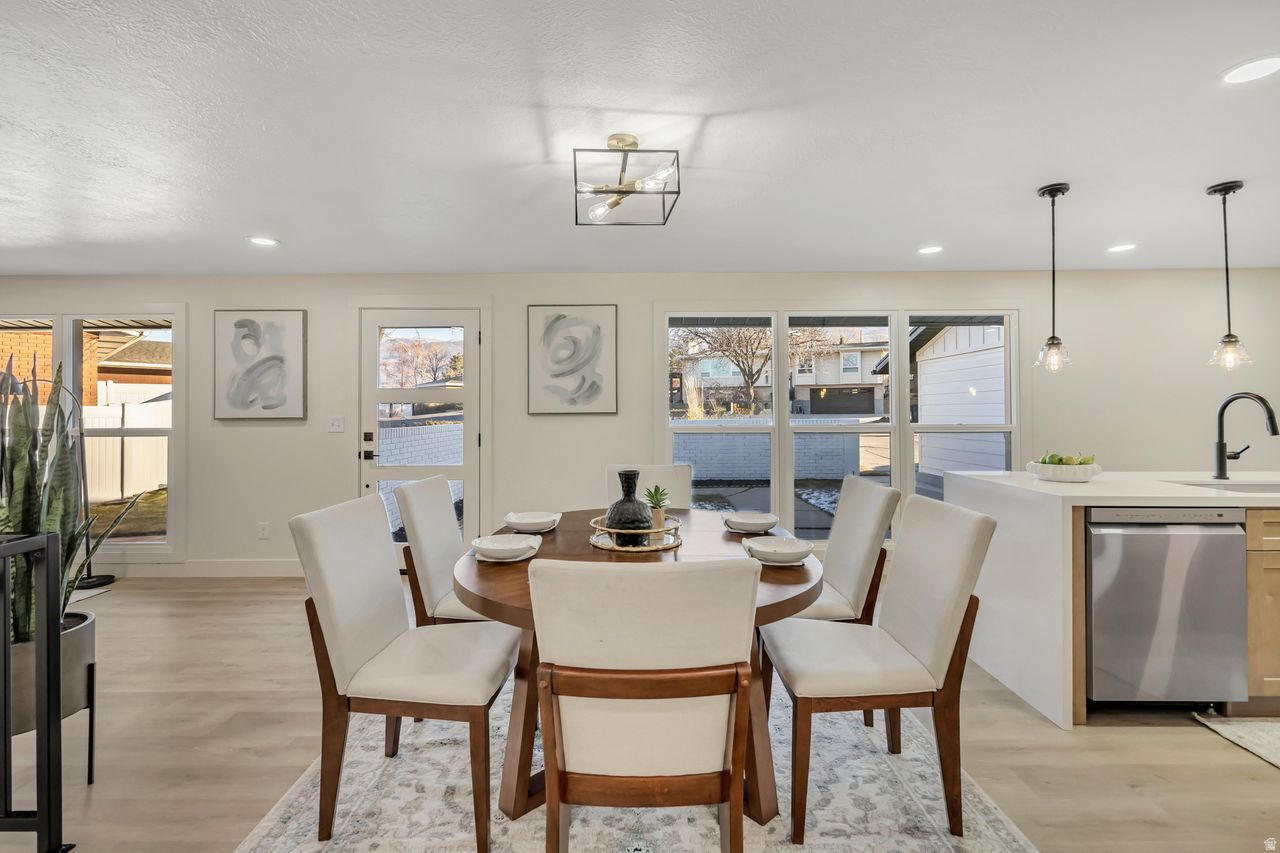 OAKRIDGE MANOR - Residential