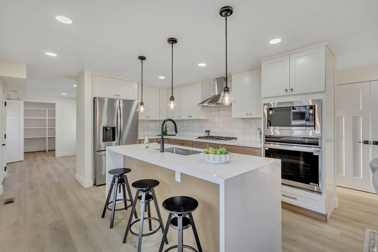 OAKRIDGE MANOR - Residential