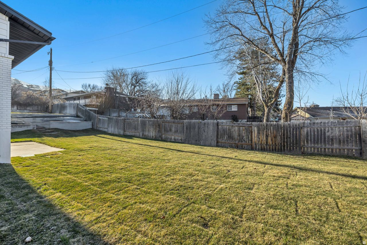 OAKRIDGE MANOR - Residential