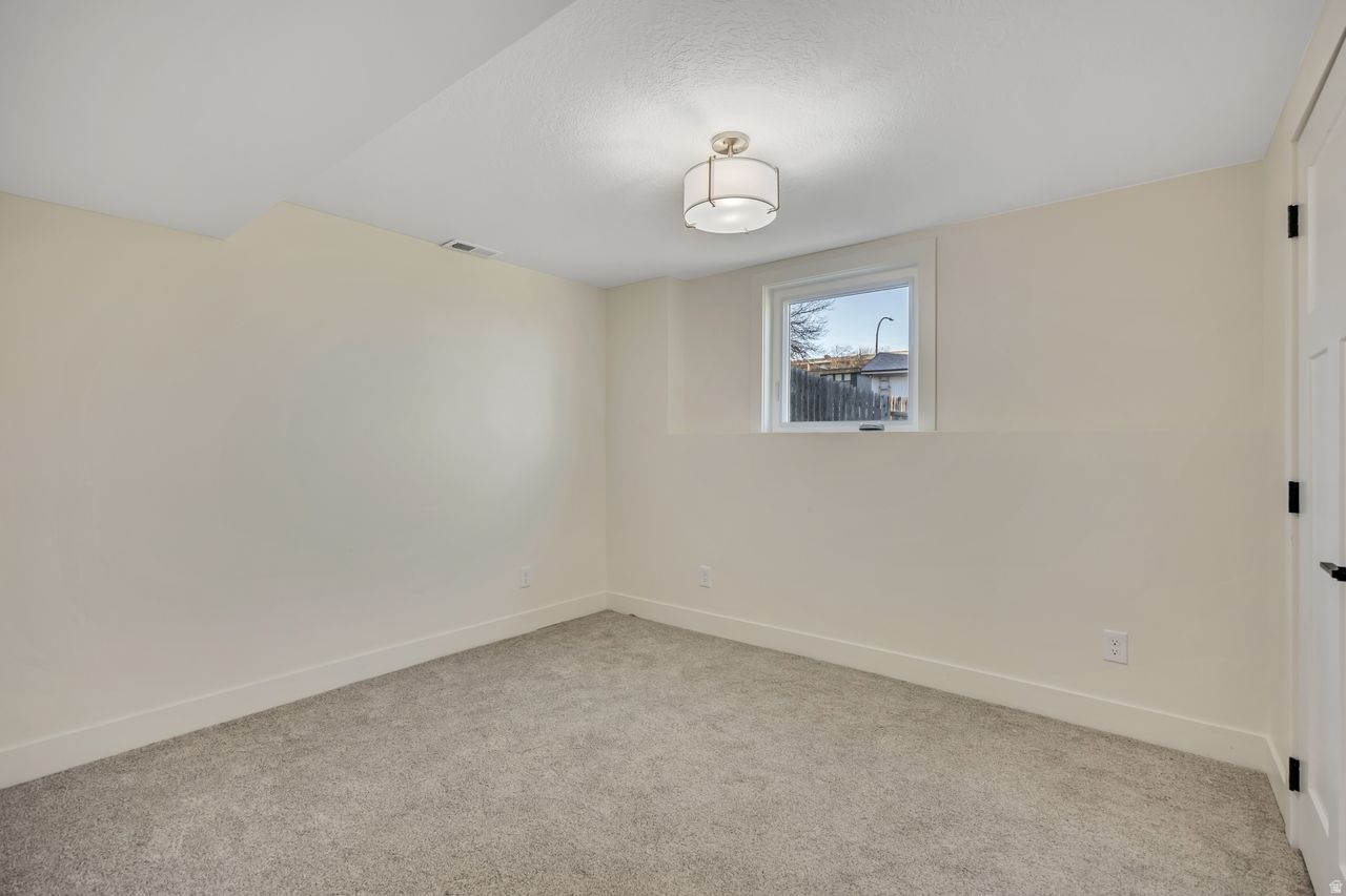 OAKRIDGE MANOR - Residential