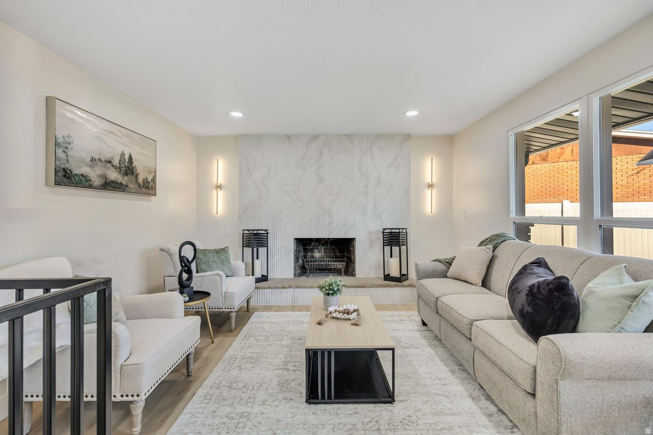 OAKRIDGE MANOR - Residential