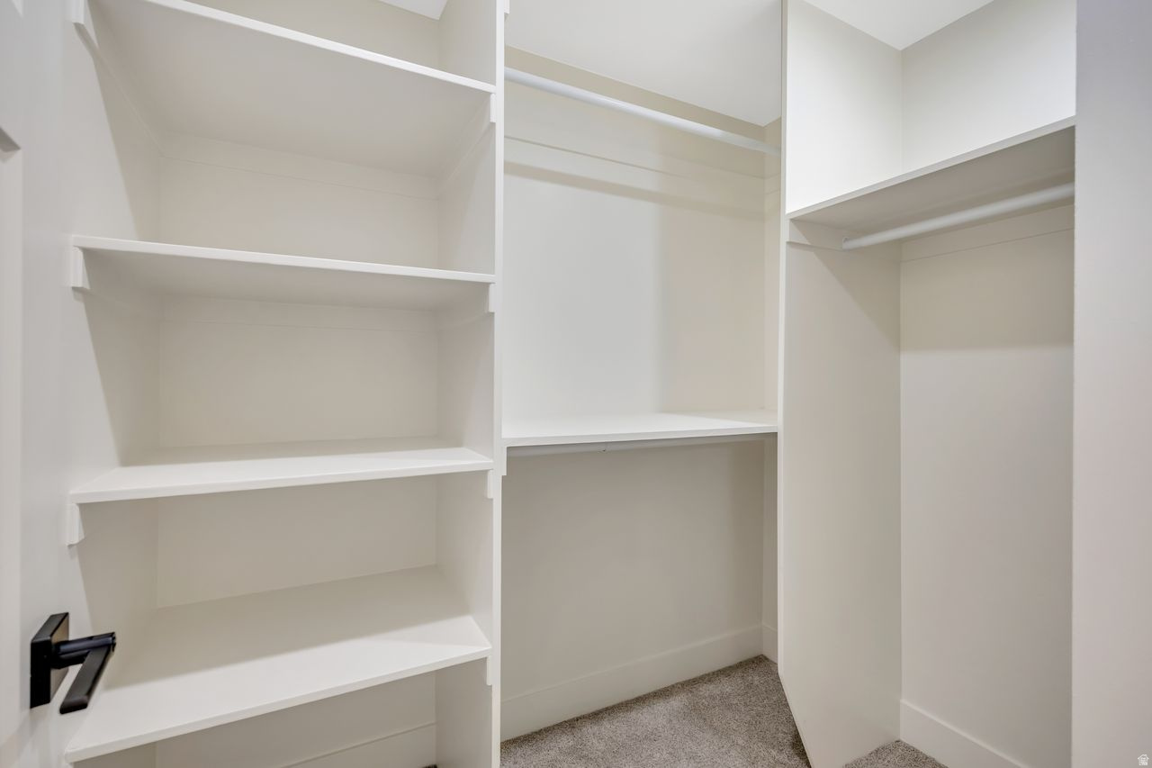 OAKRIDGE MANOR - Residential