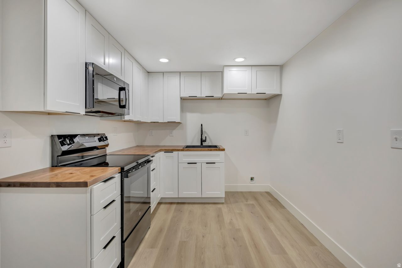 OAKRIDGE MANOR - Residential