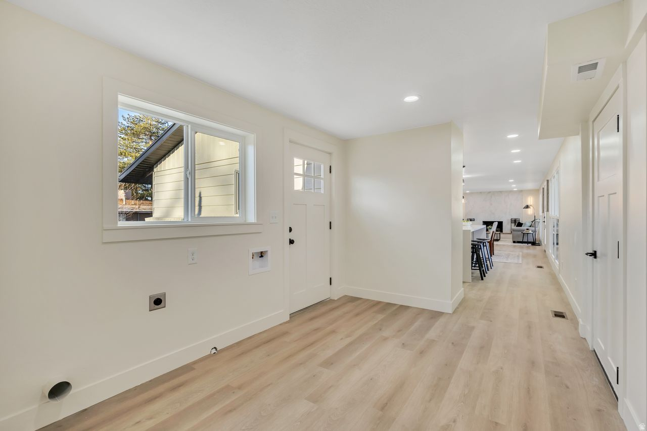 OAKRIDGE MANOR - Residential