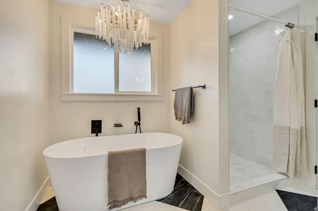 OAKRIDGE MANOR - Residential