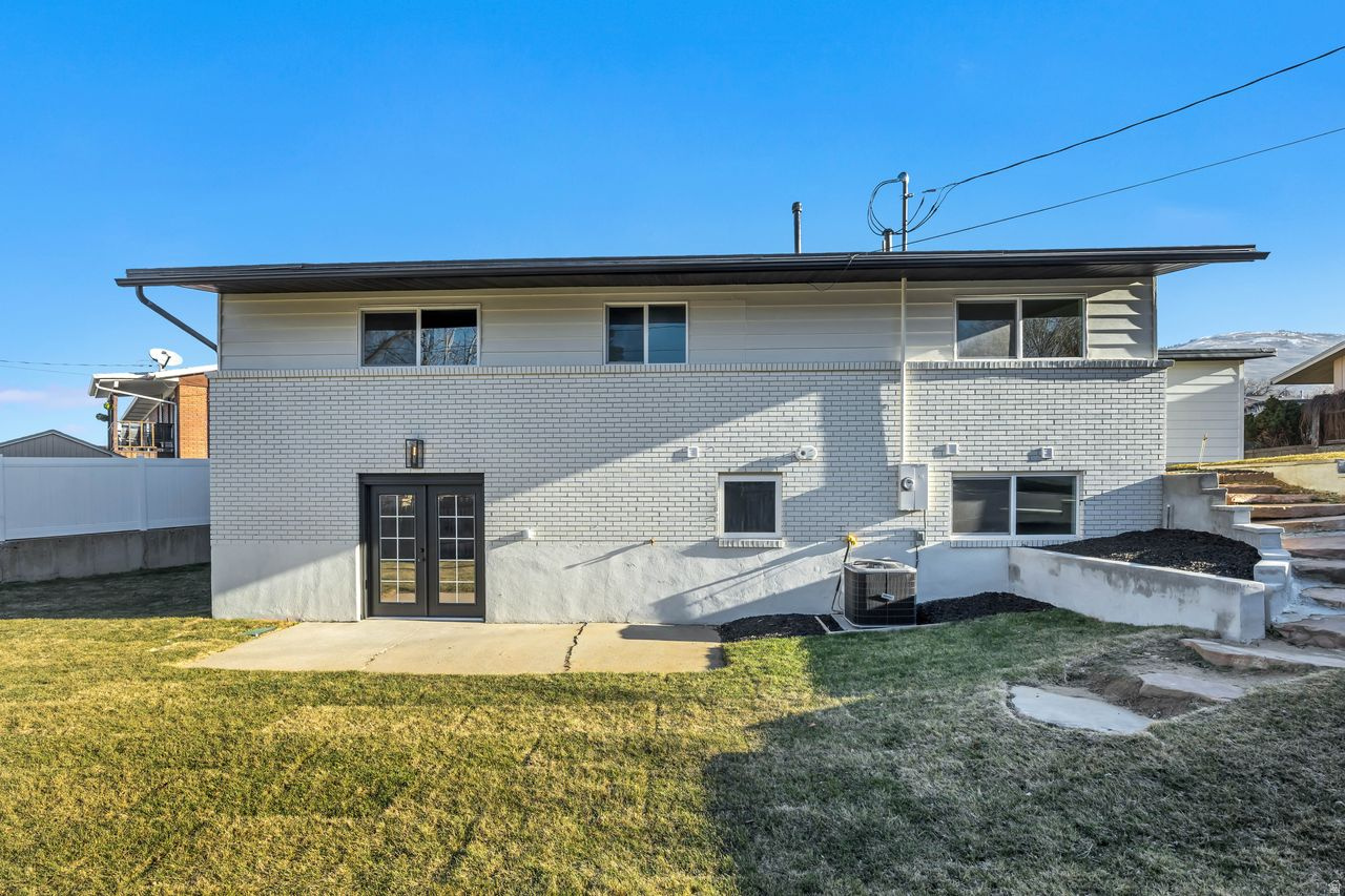 OAKRIDGE MANOR - Residential