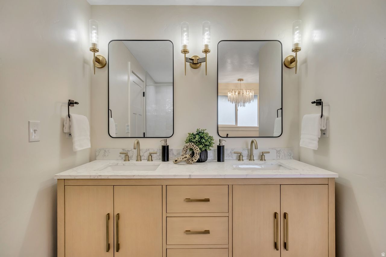 OAKRIDGE MANOR - Residential