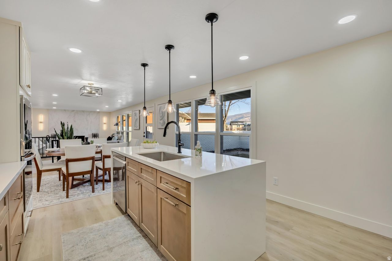 OAKRIDGE MANOR - Residential