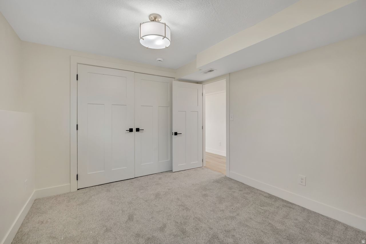 OAKRIDGE MANOR - Residential