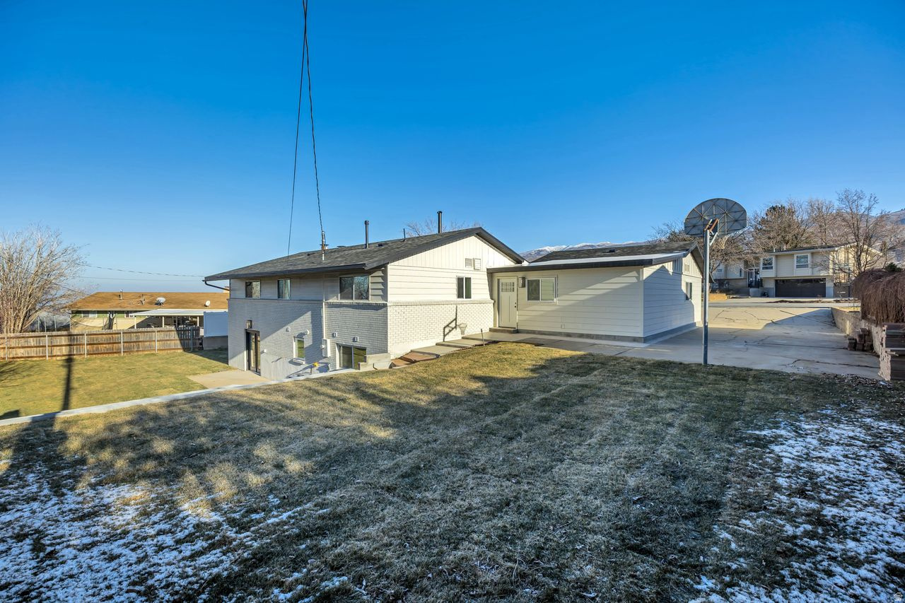 OAKRIDGE MANOR - Residential