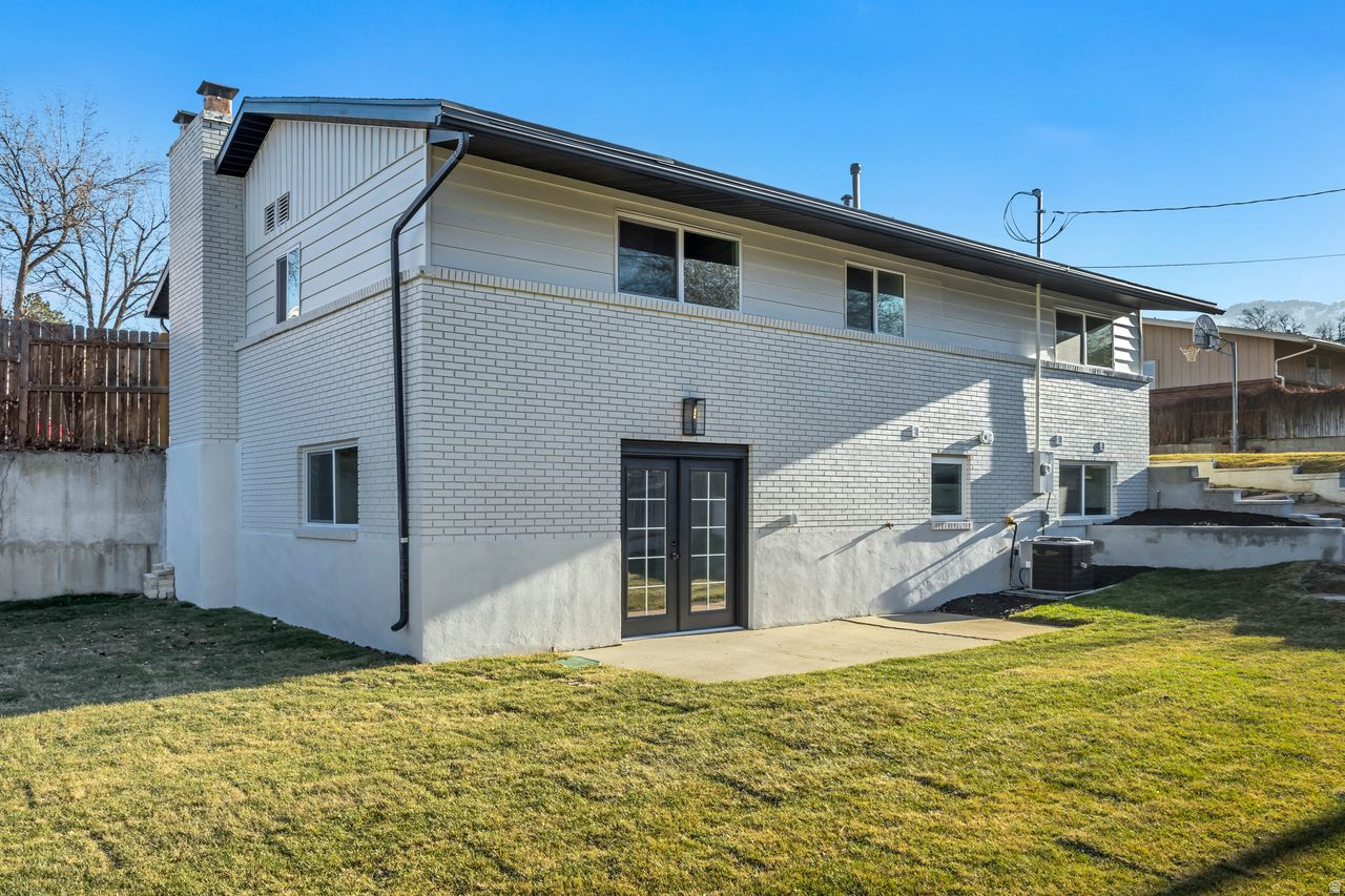 OAKRIDGE MANOR - Residential