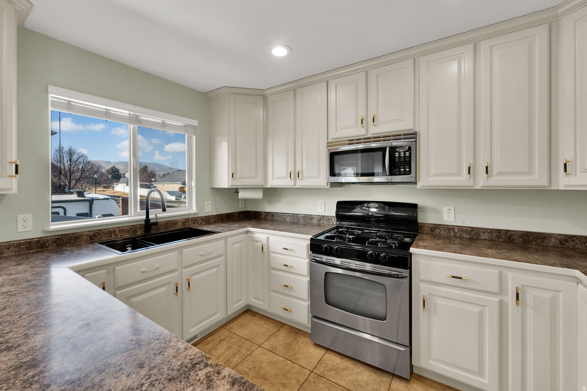 MEADOWS - Residential