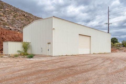 Tiny photo for 555 S NICHOLS PEAK RD #E, Washington, UT 84780 (MLS # 2123831)