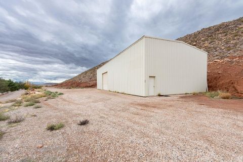 Tiny photo for 555 S NICHOLS PEAK RD #E, Washington, UT 84780 (MLS # 2123831)