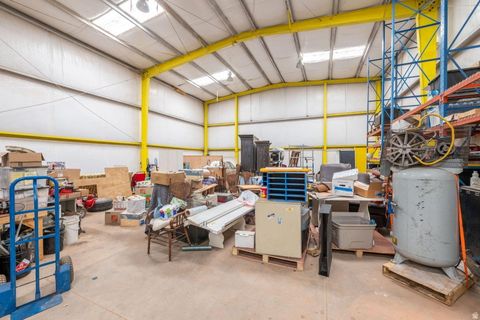 Tiny photo for 555 S NICHOLS PEAK RD #E, Washington, UT 84780 (MLS # 2123831)