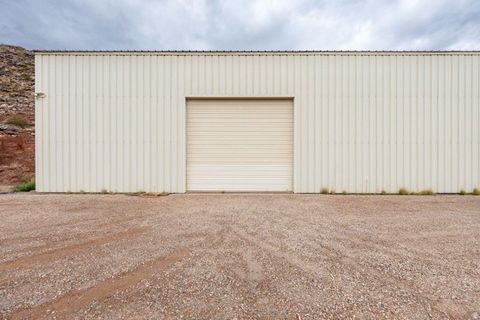 Tiny photo for 555 S NICHOLS PEAK RD #E, Washington, UT 84780 (MLS # 2123831)