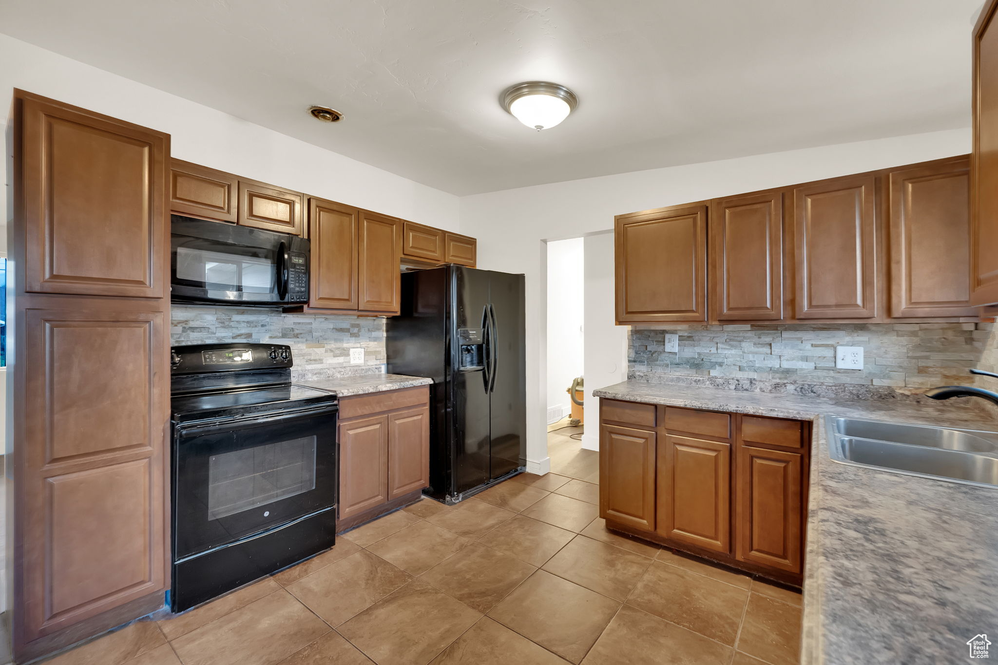 CANYON POINT IN CENTERVILLE - Residential