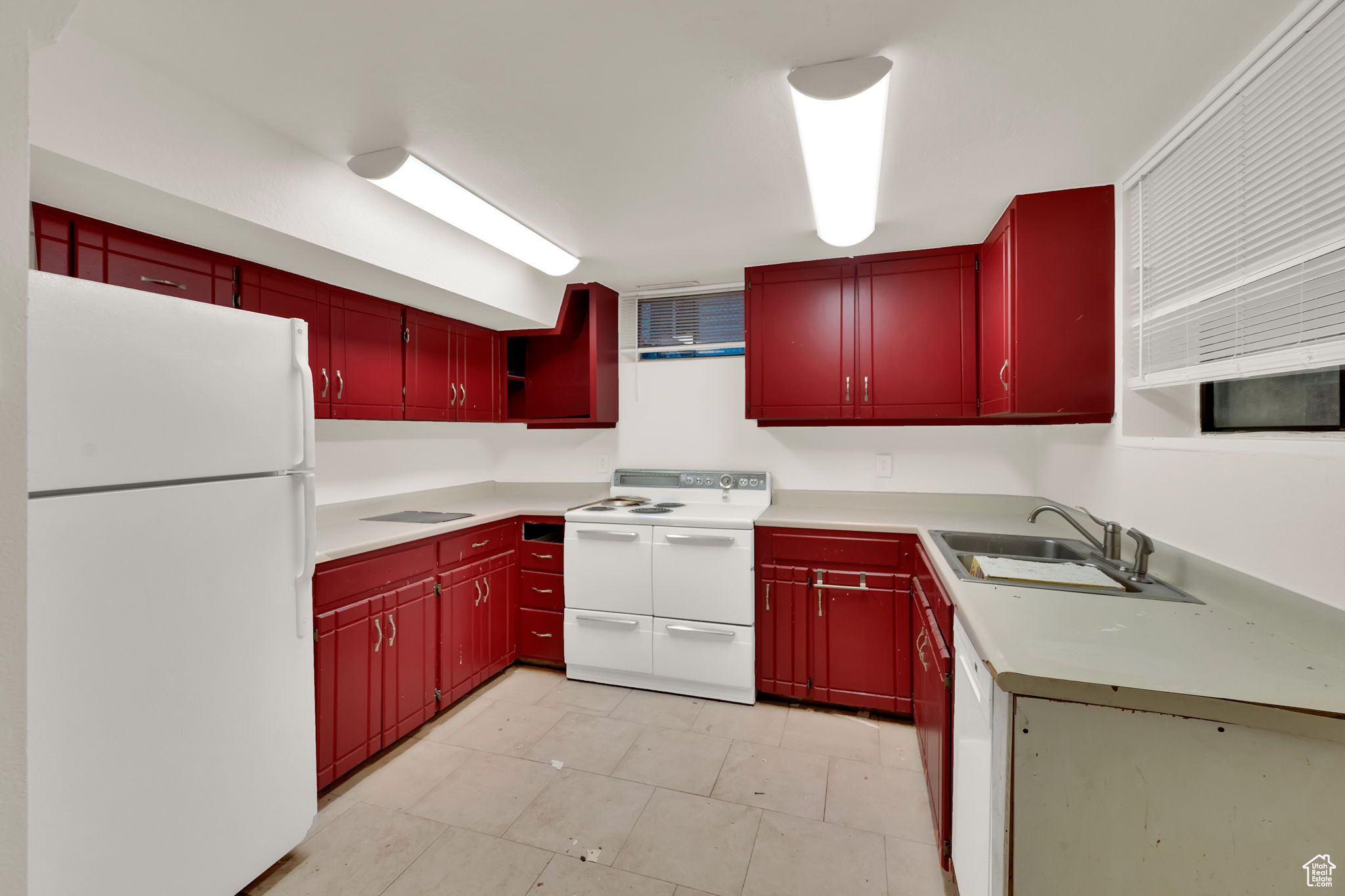 CANYON POINT IN CENTERVILLE - Residential