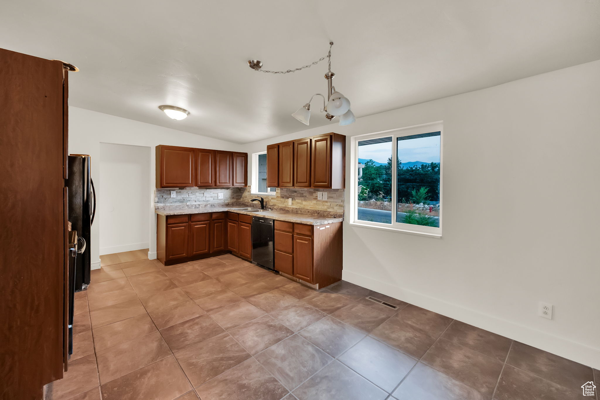 CANYON POINT IN CENTERVILLE - Residential