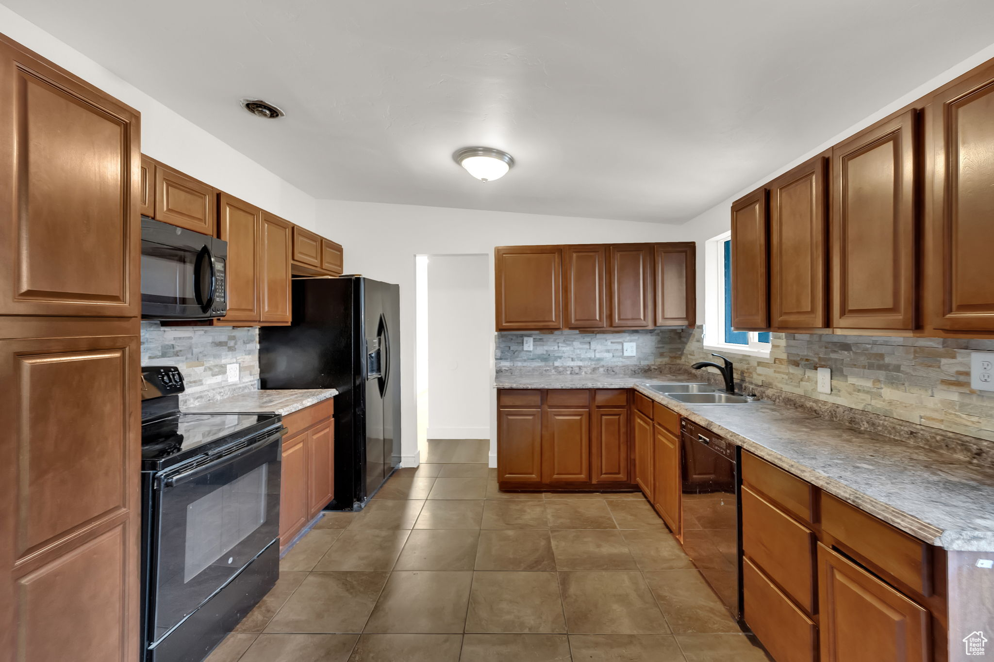 CANYON POINT IN CENTERVILLE - Residential