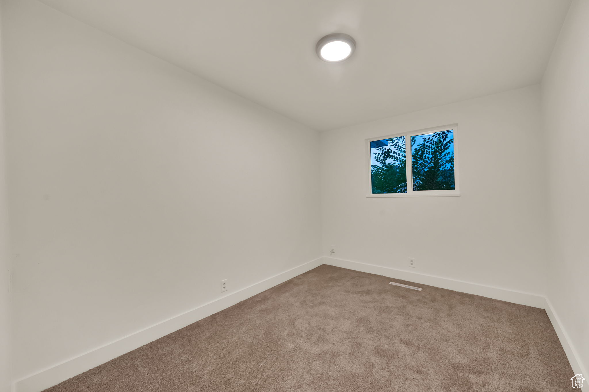 CANYON POINT IN CENTERVILLE - Residential