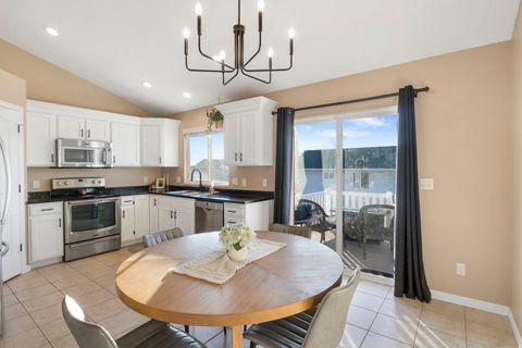 Tiny photo for 962 S CHAPPEL VALLEY LOOP W, Lehi, UT 84043 (MLS # 2127205)