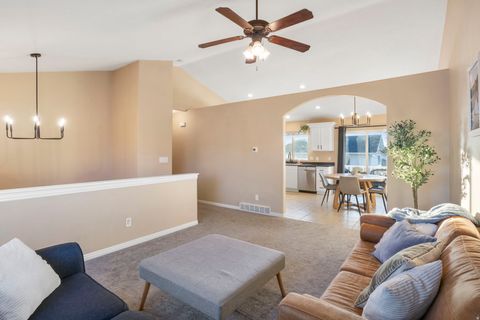 Tiny photo for 962 S CHAPPEL VALLEY LOOP W, Lehi, UT 84043 (MLS # 2127205)
