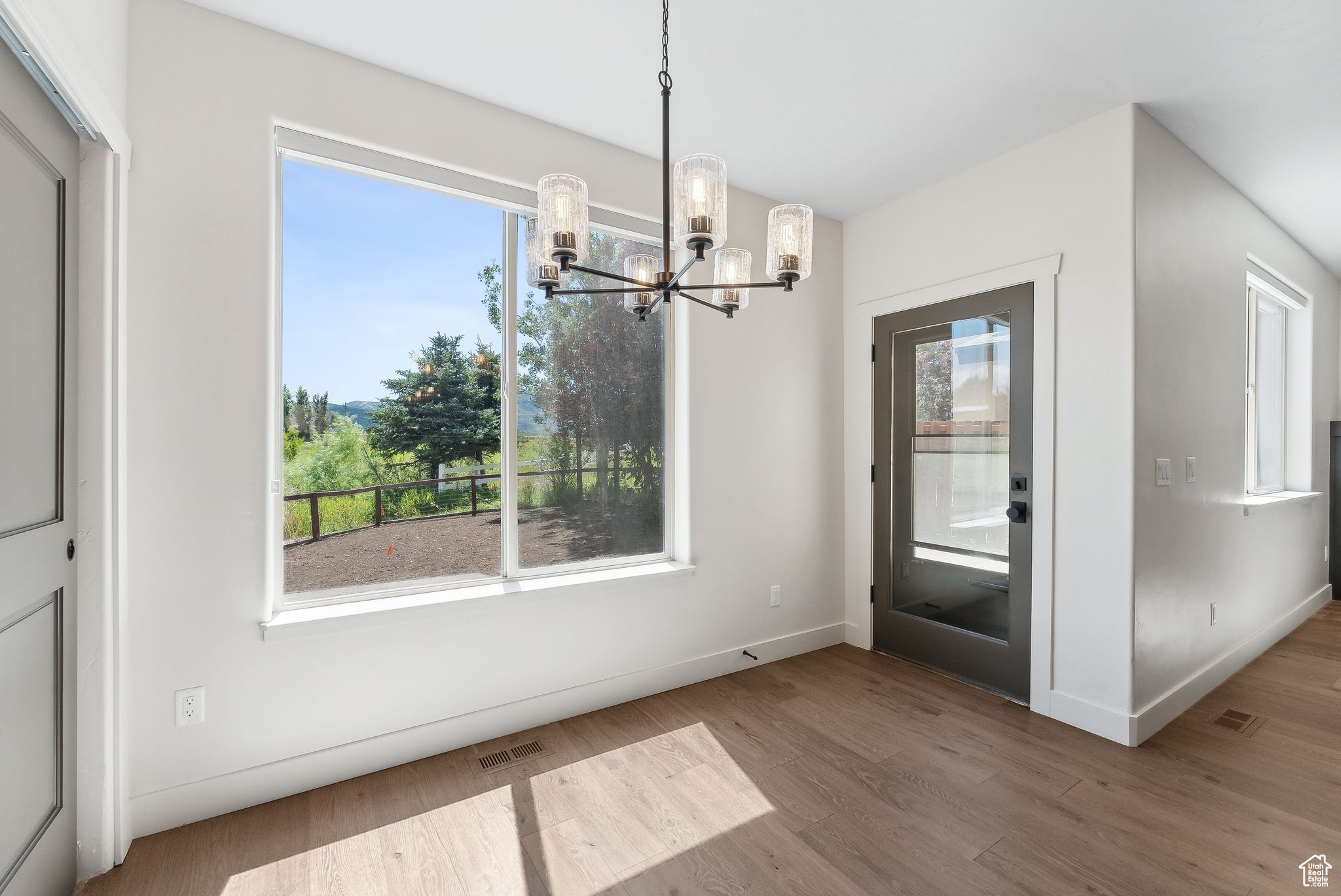 Park City, Utah 84098, United States, 3 Bedrooms Bedrooms, ,3 BathroomsBathrooms,Residential,Pending,47605