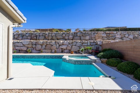 Tiny photo for 1391 W WHITESTONE DR, Saint George, UT 84790 (MLS # 2193809)