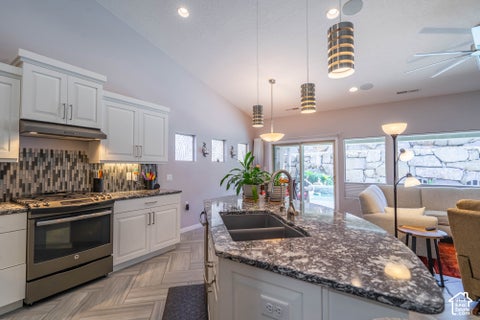 Tiny photo for 1391 W WHITESTONE DR, Saint George, UT 84790 (MLS # 2193809)