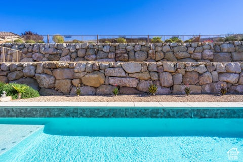 Tiny photo for 1391 W WHITESTONE DR, Saint George, UT 84790 (MLS # 2193809)