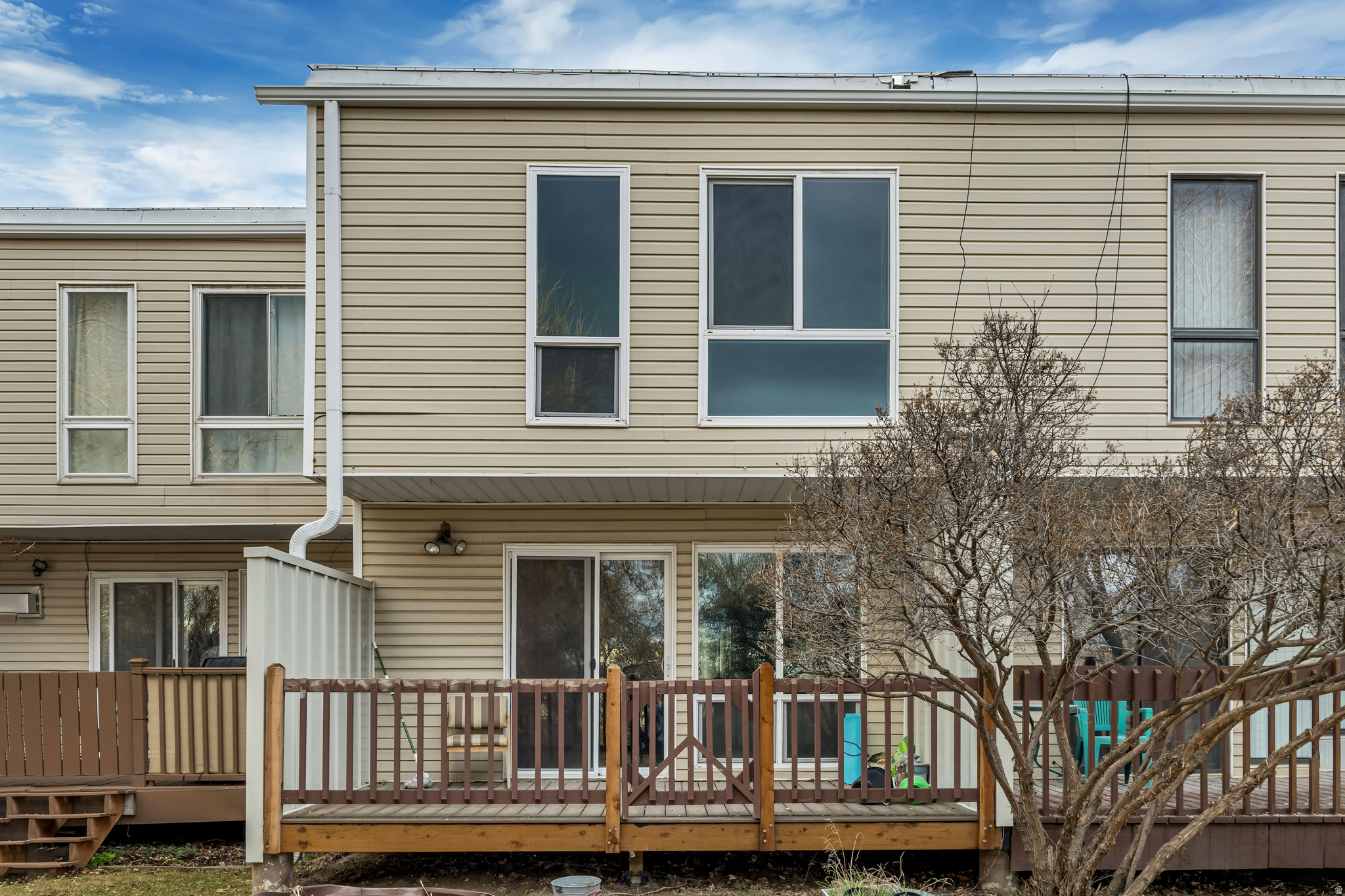 APPLEGATE CONDM - Residential