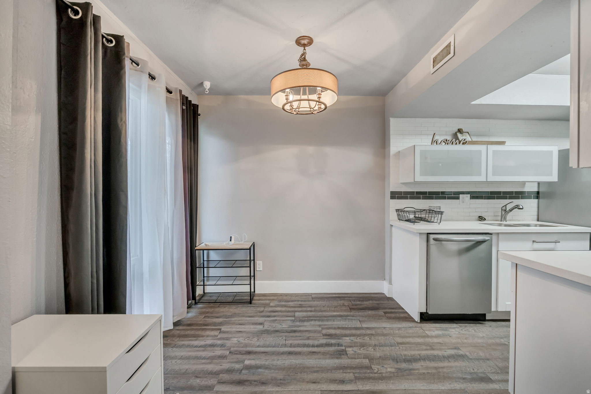 APPLEGATE CONDM - Residential