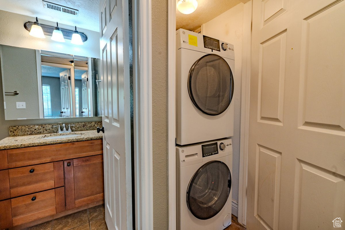 QUAIL LANE CONDOS - Residential