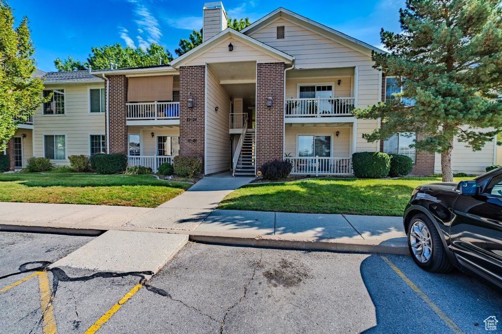 Photo of 2095 S MAIN ST #17, Bountiful, UT 84010 (MLS # 2115631)