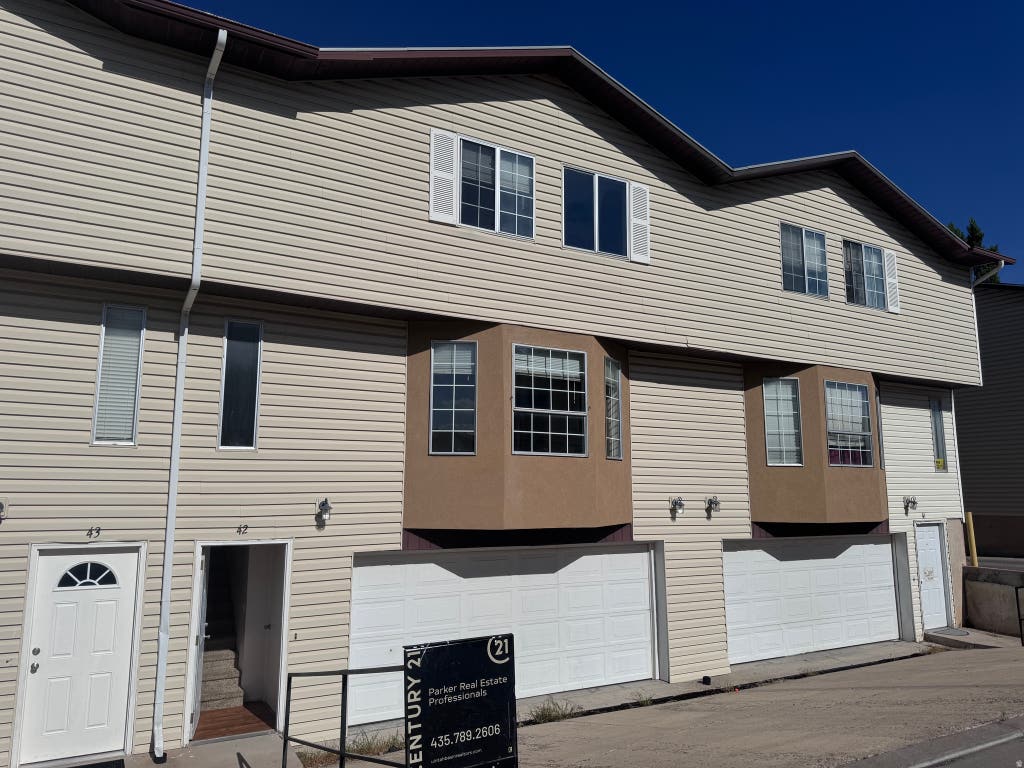 Photo of 1350 W 150 N #42, Vernal, UT 84078 (MLS # 2157180)