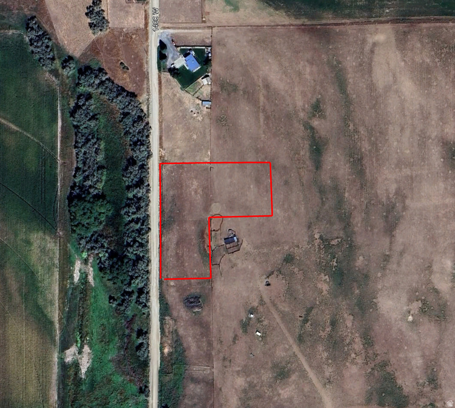 LITTLE FLOWER ACRES - Land