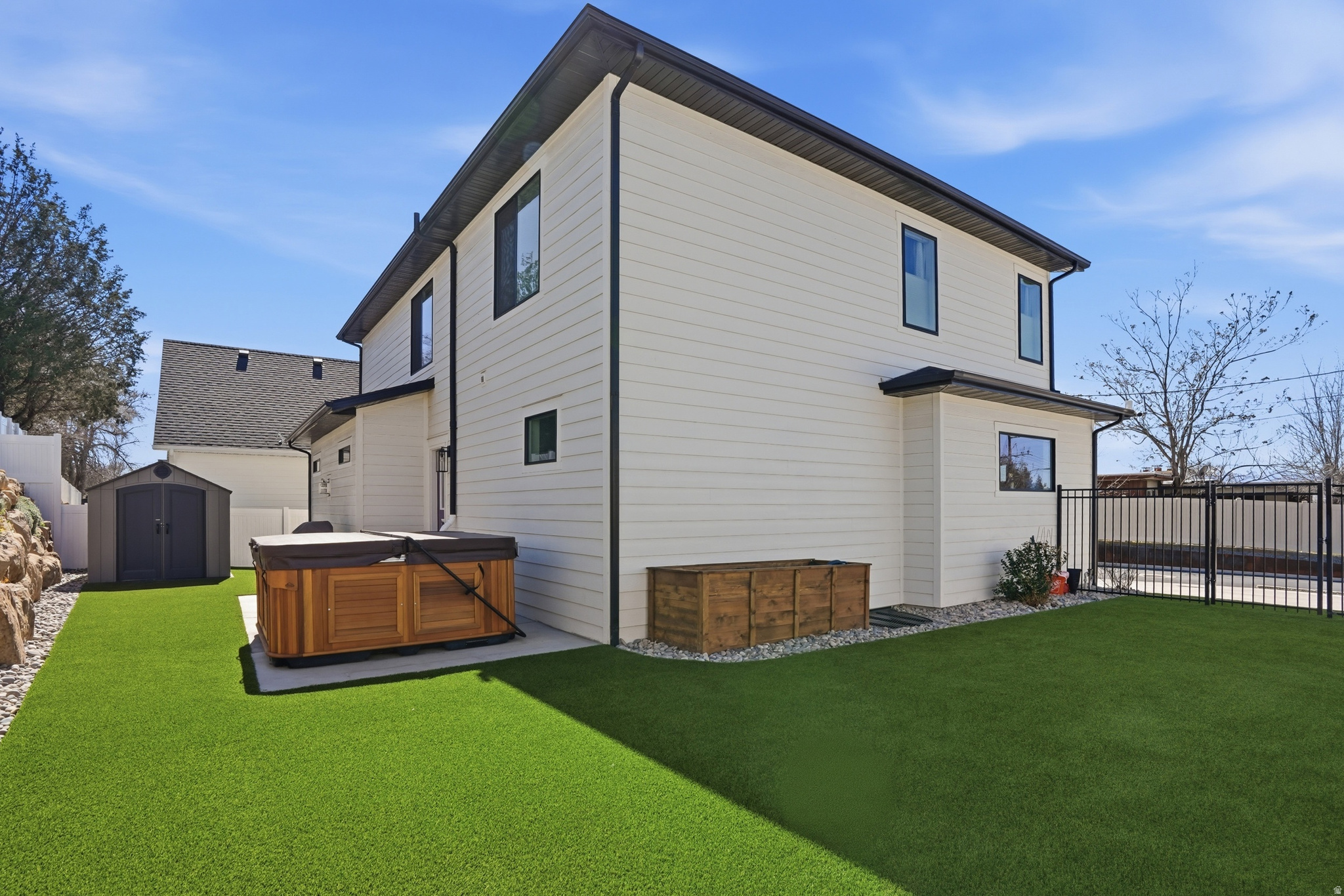 HOLLADAY COURT - Residential