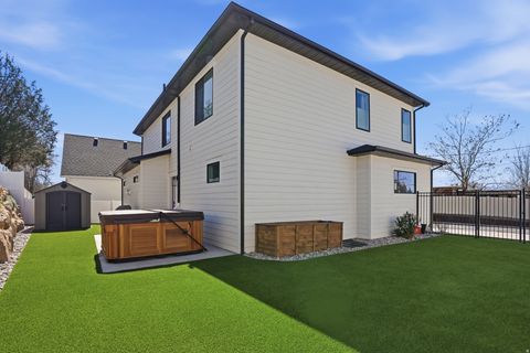 Tiny photo for 3905 S HOLLADAY CT, Holladay, UT 84124 (MLS # 2143353)