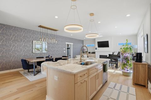 Tiny photo for 3905 S HOLLADAY CT, Holladay, UT 84124 (MLS # 2143353)