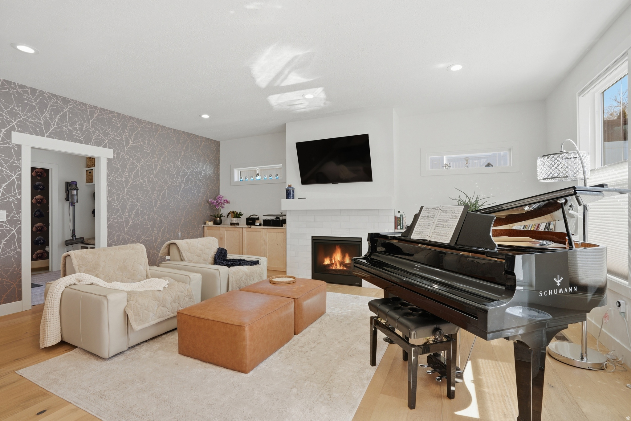 HOLLADAY COURT - Residential