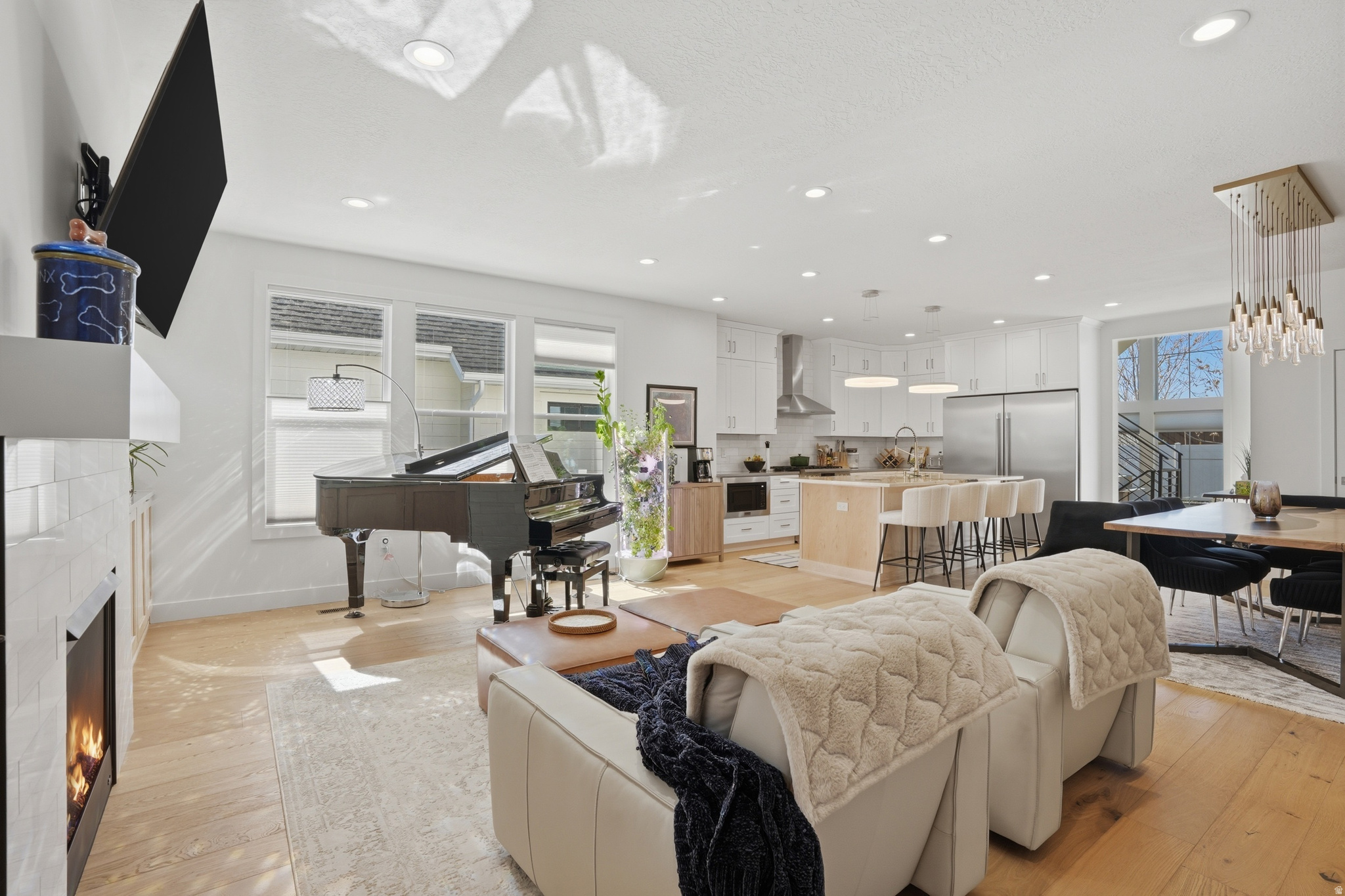 HOLLADAY COURT - Residential