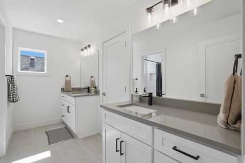 Tiny photo for 3905 S HOLLADAY CT, Holladay, UT 84124 (MLS # 2143353)