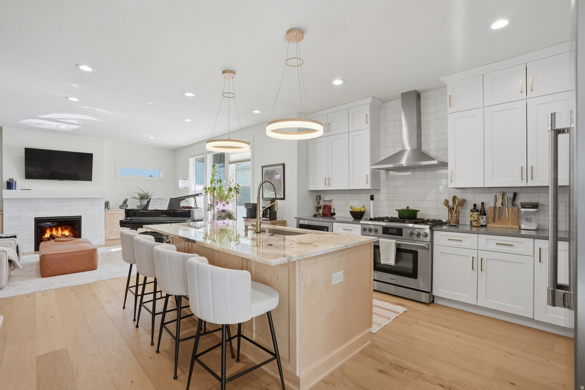 HOLLADAY COURT - Residential