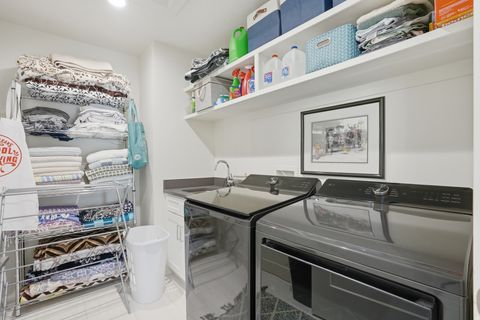 Tiny photo for 3905 S HOLLADAY CT, Holladay, UT 84124 (MLS # 2143353)